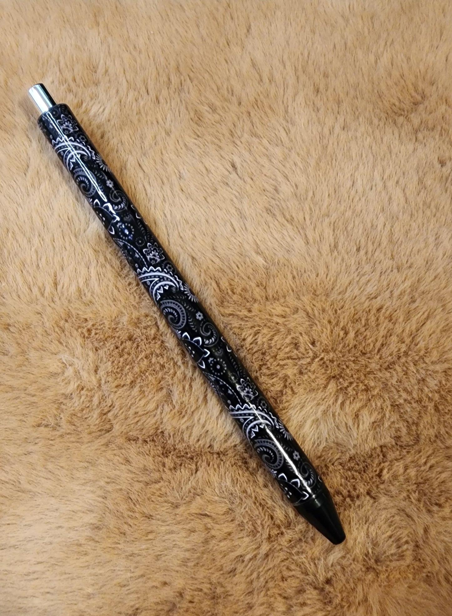 Handkerchief patterned pens